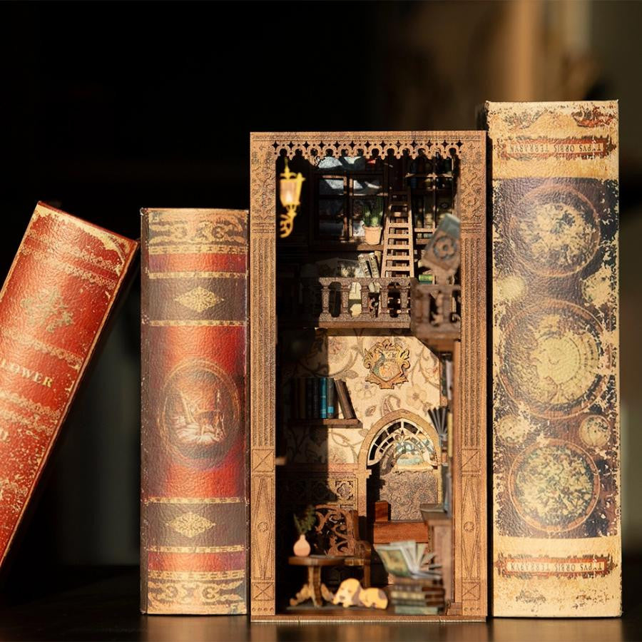 Hands Craft Diy Book Nook Kit: Eternal Bookstore with Dust Cover 