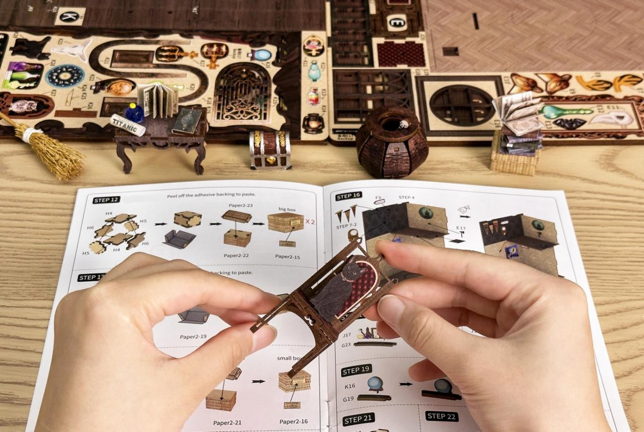 Hands Craft Diy Book Nook Kit: Magic Pharmacist with Dust Cover 