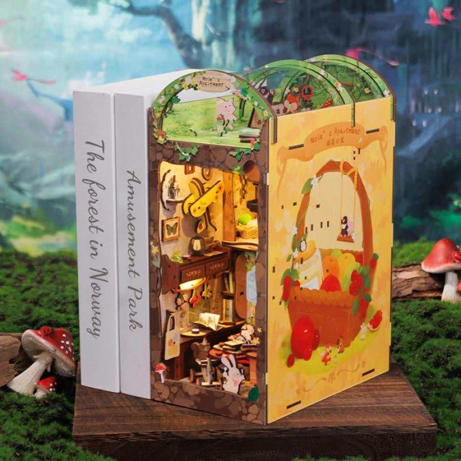 Hands Craft DIY Book Nook Kit: Mole's Apartment with Dust Cover 
