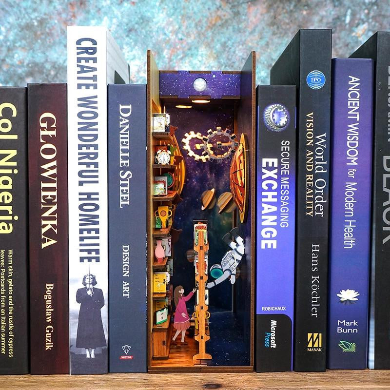 Hands Craft Diy Miniature House Book Nook Kit: Interstellar - HTQ110 