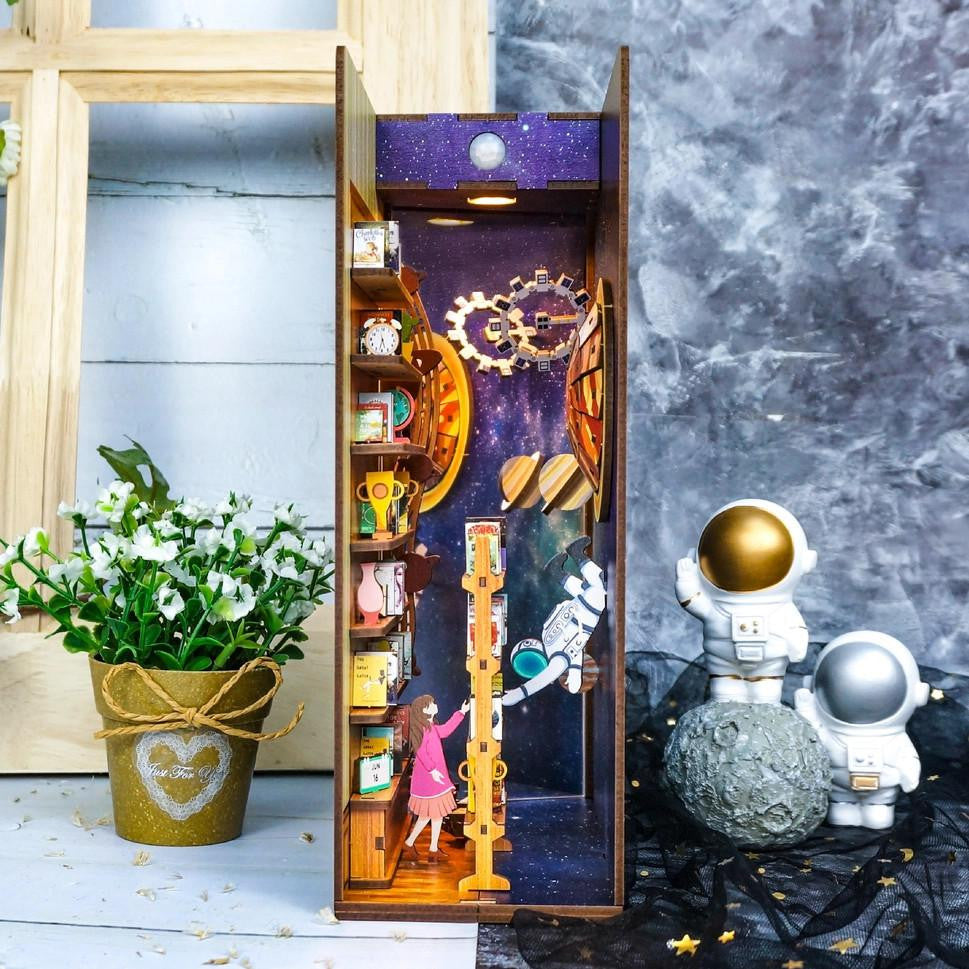 Hands Craft Diy Miniature House Book Nook Kit: Interstellar - HTQ110 