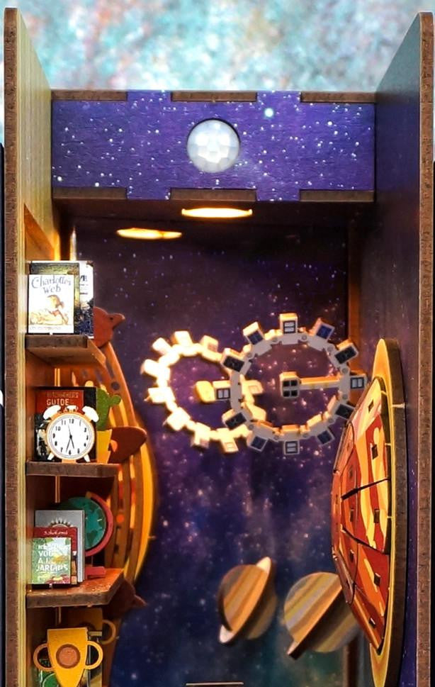 Hands Craft Diy Miniature House Book Nook Kit: Interstellar - HTQ110 