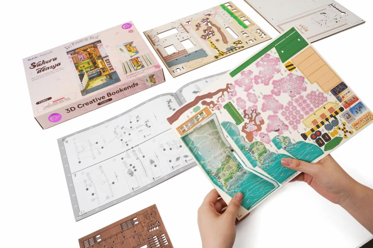 Hands Craft Diy Miniature House Book Nook Kit: Sakura Densya 
