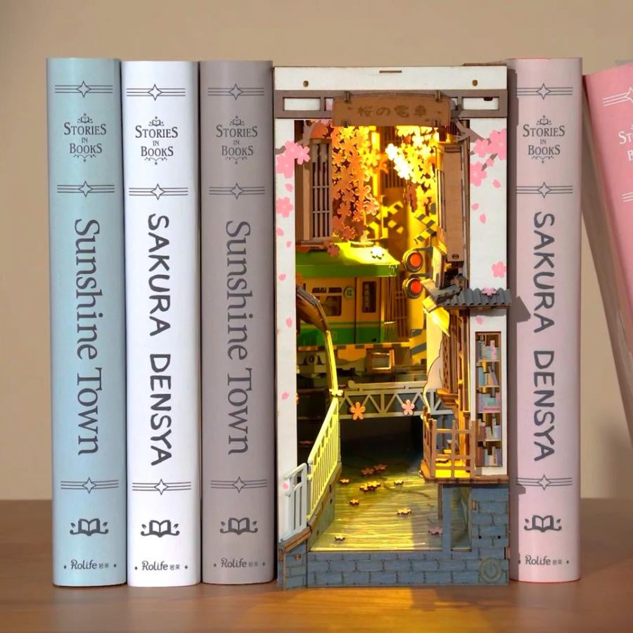 Hands Craft Diy Miniature House Book Nook Kit: Sakura Densya 