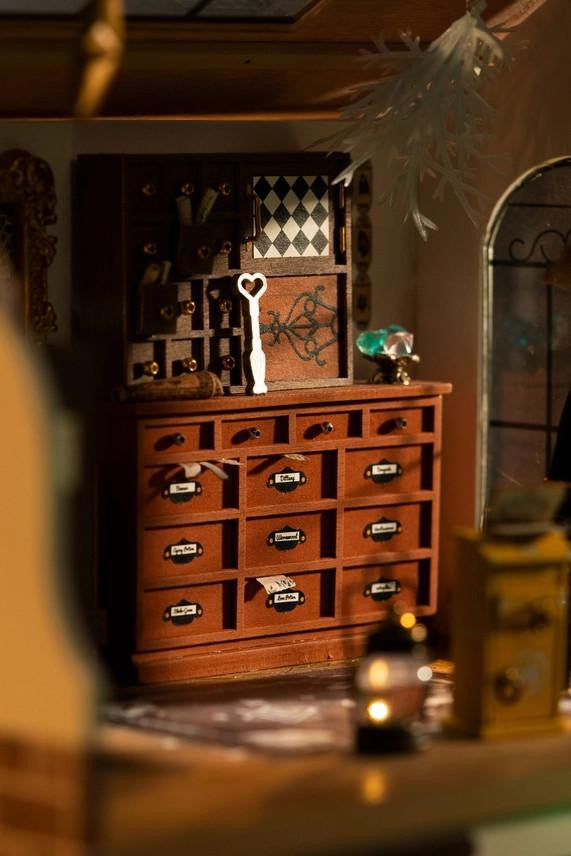 Hands Craft DIY Miniature House Kit: Alice's Tea Store 