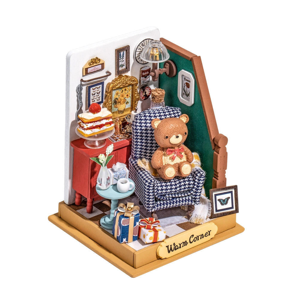 Hands Craft DIY Miniature House Kit: Holiday Living Room 