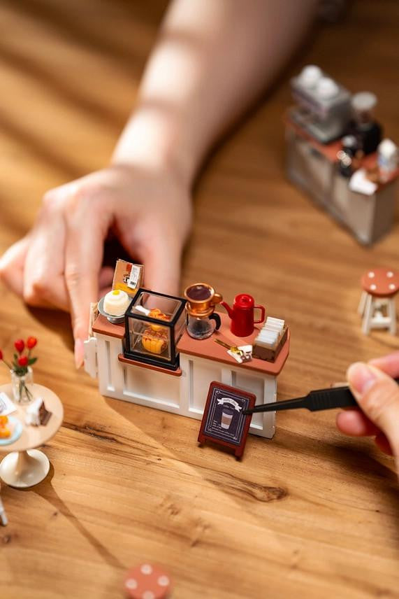 Hands Craft DIY Miniature House Kit: No. 17 Café 