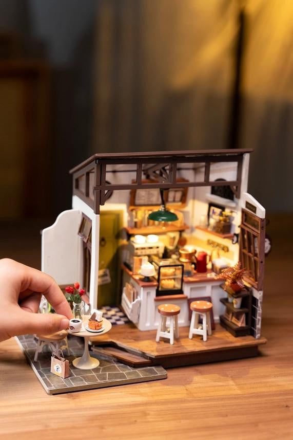 Hands Craft DIY Miniature House Kit: No. 17 Café 