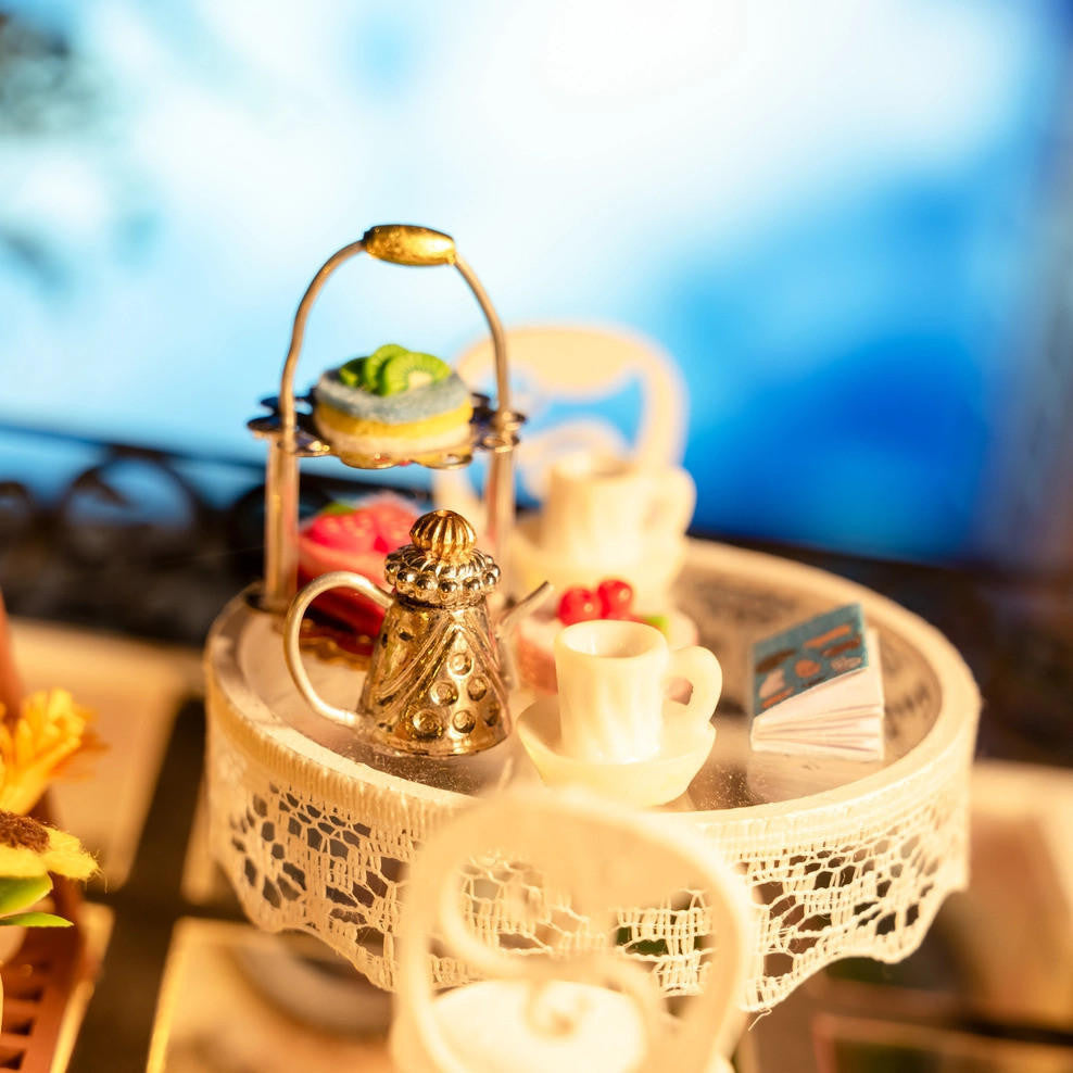 Hands Craft DIY Miniature House Kit: Pet Club 