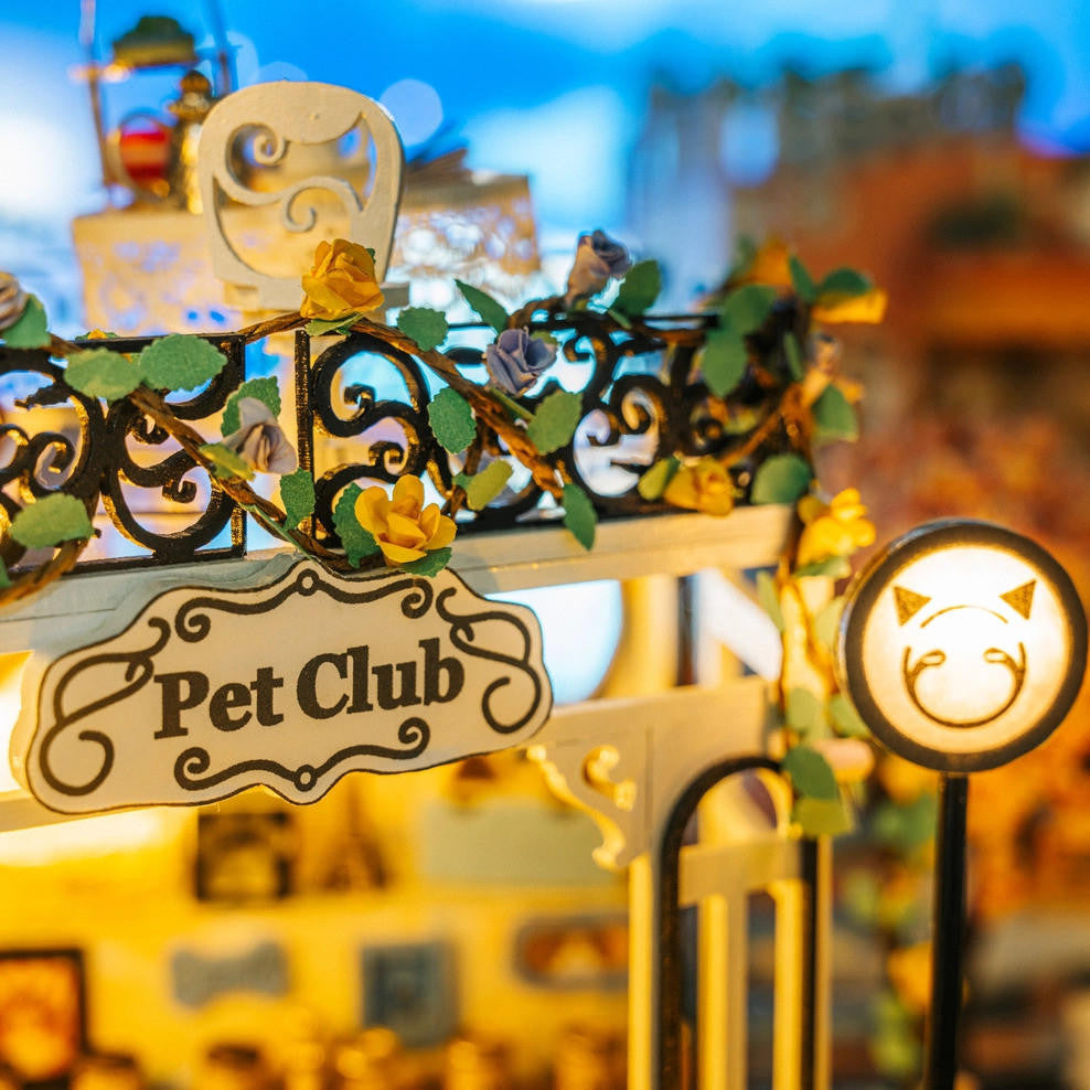 Hands Craft DIY Miniature House Kit: Pet Club 