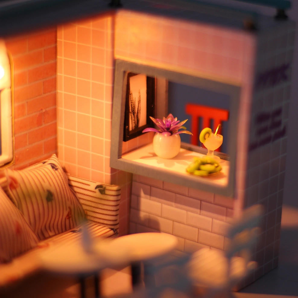 Hands Craft DIY Miniature House Kit: Pink Café 