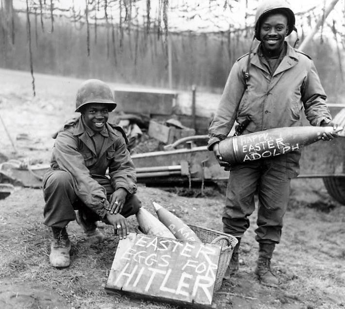 Mig Productions 1/35 WW2 Artillery Crew "Easter Gifts" 35416 