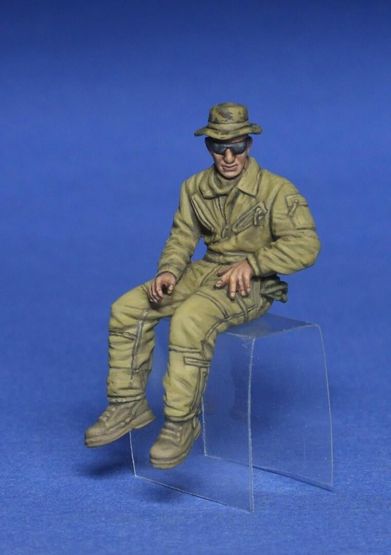 MiniArt 1/35 USMC Tank Crew at Rest 37049