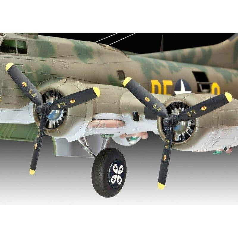 Revell of Germany 1/72 B-17F Flying Fortress Memphis Belle 4279