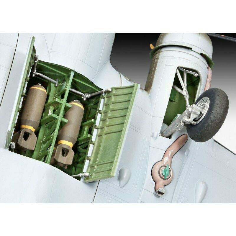 Revell of Germany 1/72 B-17F Flying Fortress Memphis Belle 4279