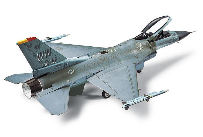 Tamiya 1/72 F-16CJ Fighting Falcon 60786