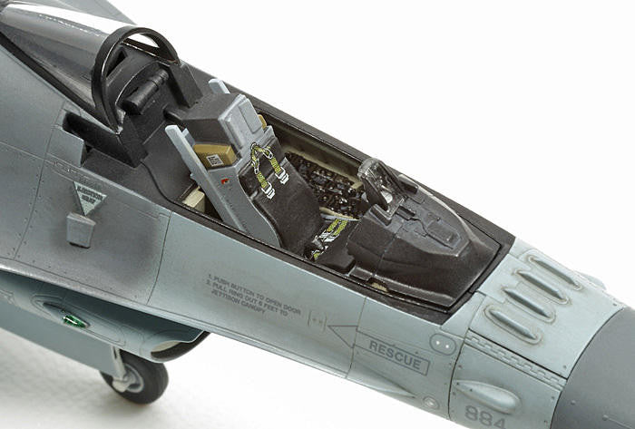 Tamiya 1/72 F-16CJ Fighting Falcon 60786